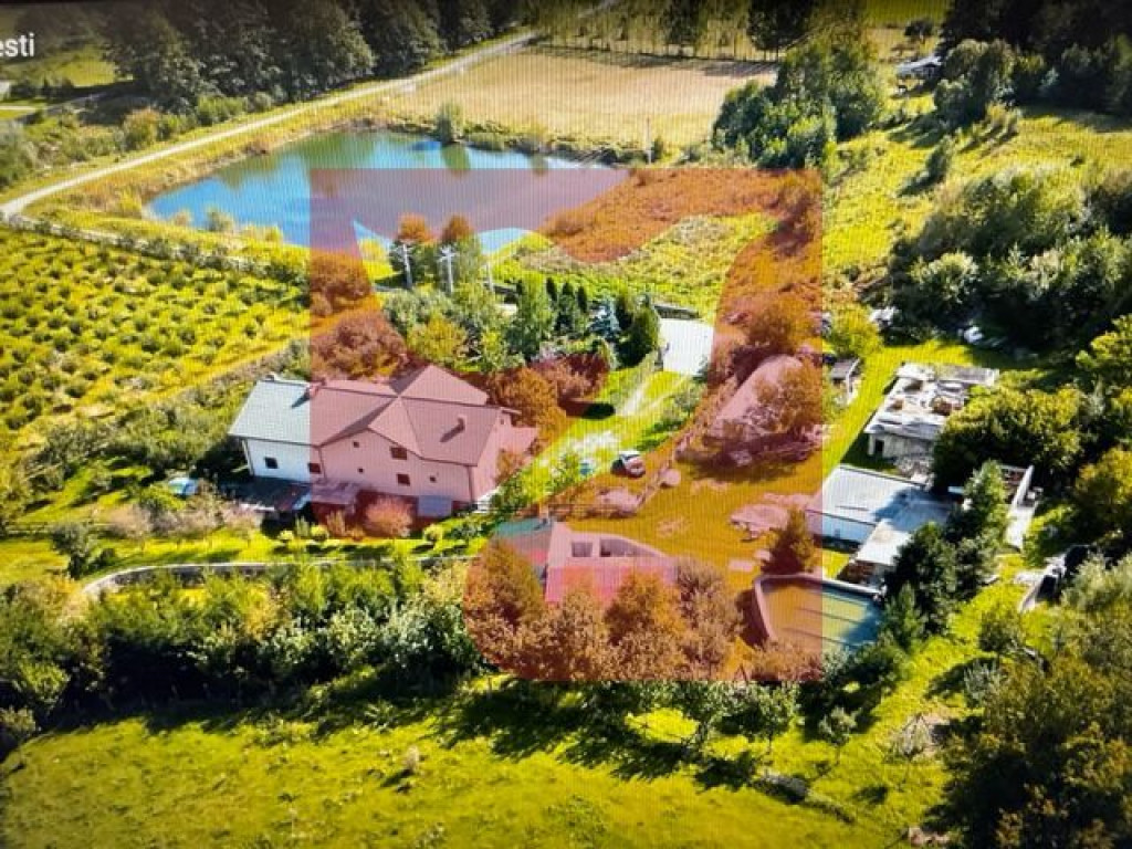 O proprietate de exceptie la Corbi, 18 ha, izvor, lac, pa...