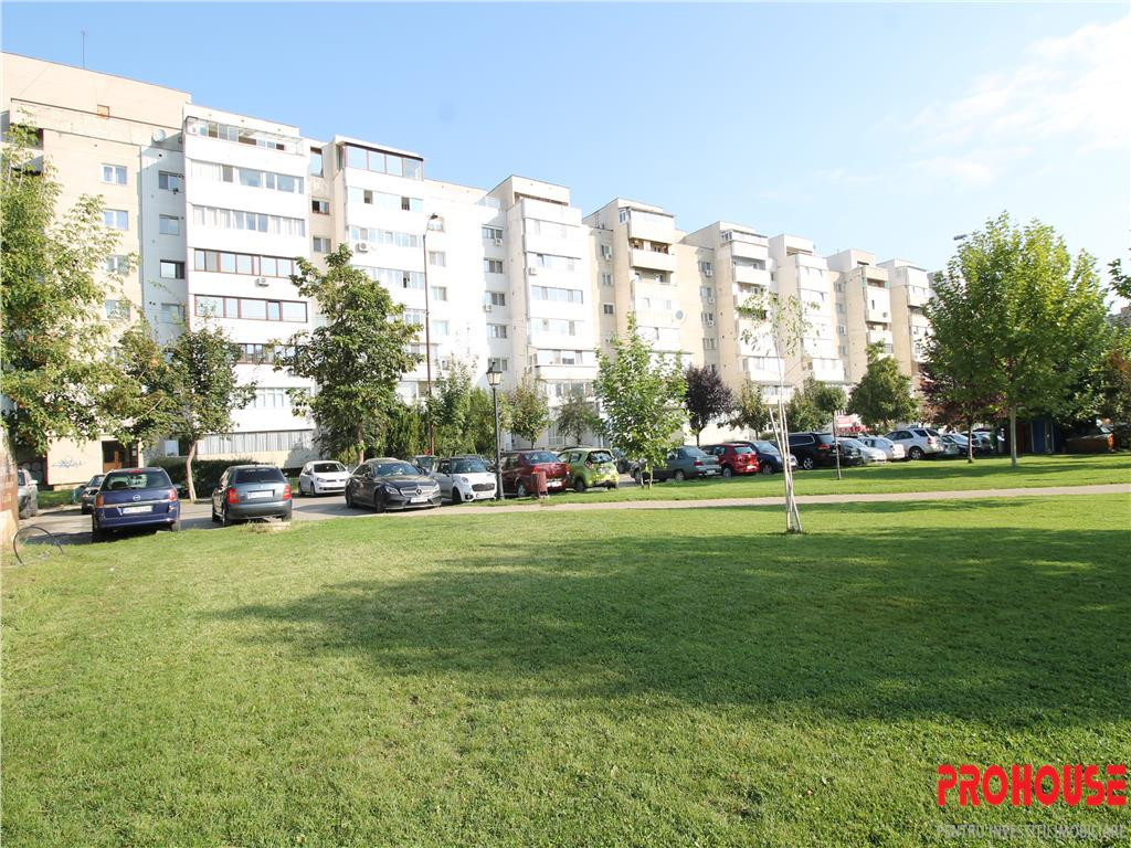 Bloc Patrascanu - apartament 3 camere decomandate