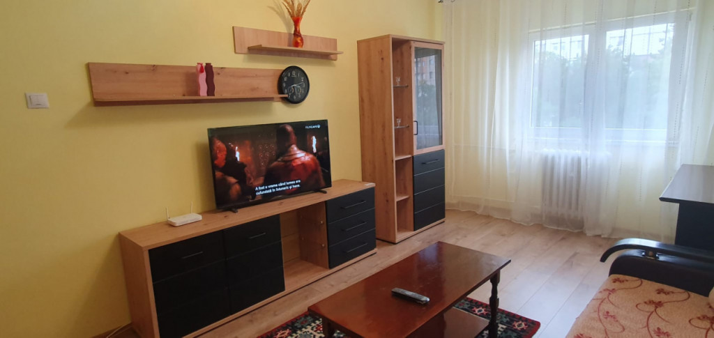 Apartament 2 camere de inchiriat , zona Vest