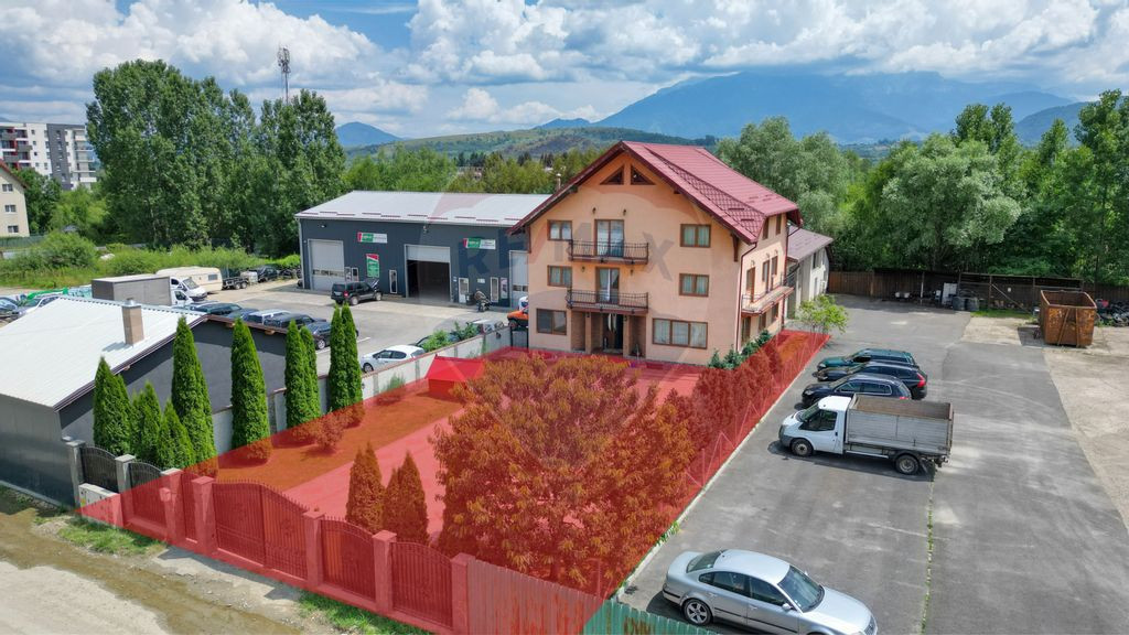 Casă / Vilă cu 10 camere de vânzare în zona Blocuri -...