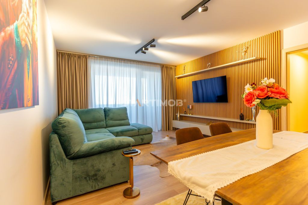 Apartament 3 camere cu parcare Urban Plaza