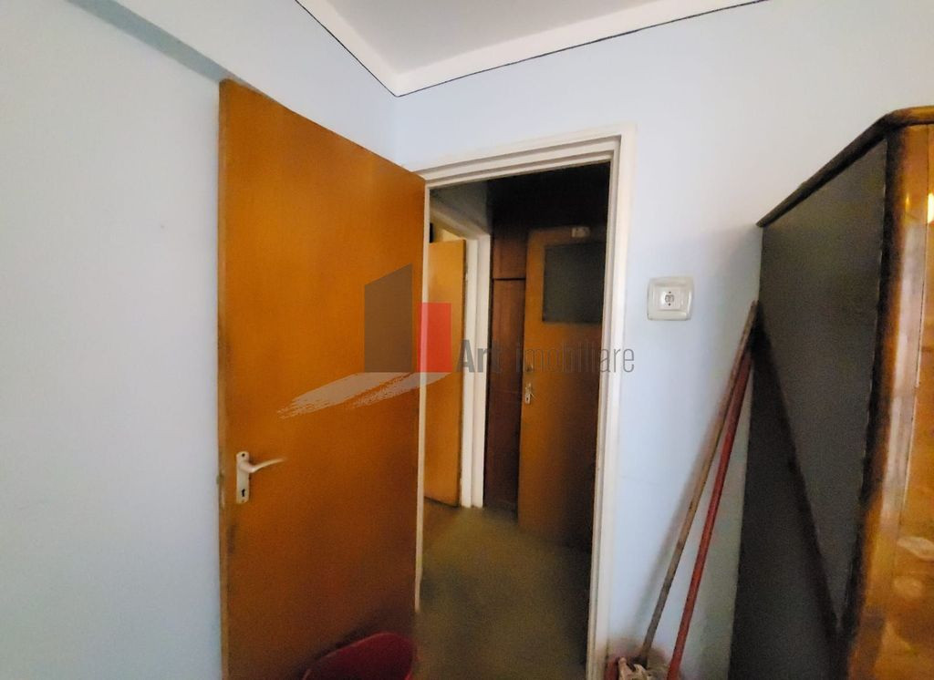 Apartament 3 camere 50m Metrou N. Grigorescu