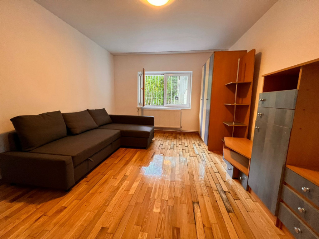 Apartament 2 camere decomandat Răcădău