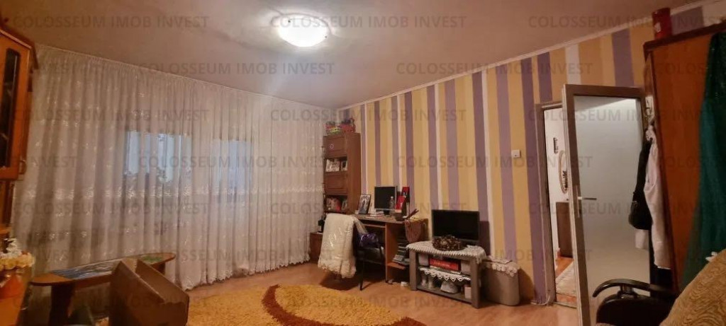 Apartament cu 3 camere - zona Racadau