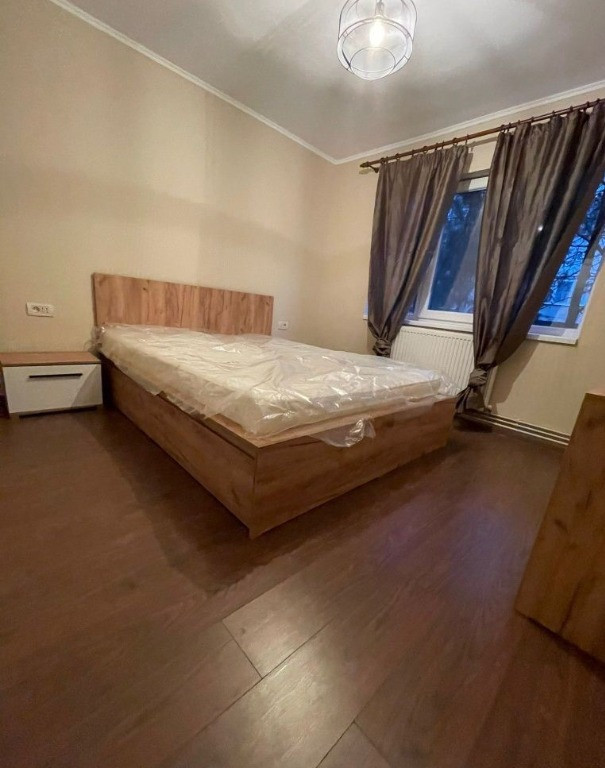 Spre inchiriere apartament cu 3 camere, zona Decebal