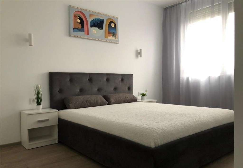 Spre inchiriere apartament 2 camere zona Titan