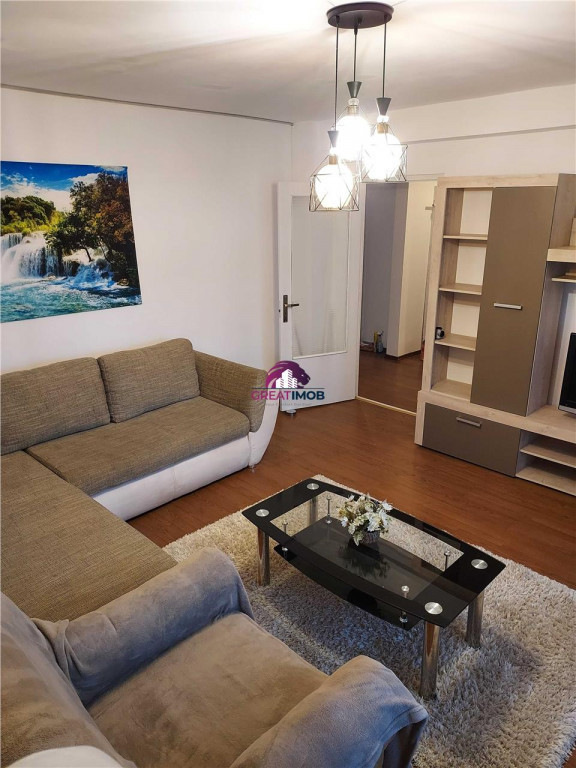 Inchiriez apartament 3 camere Apusului ,7 min metrou p?cii (