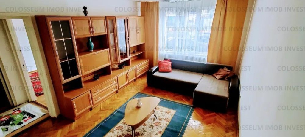 Apartament 3 camere semidecomandat - zona Calea Bucuresti.