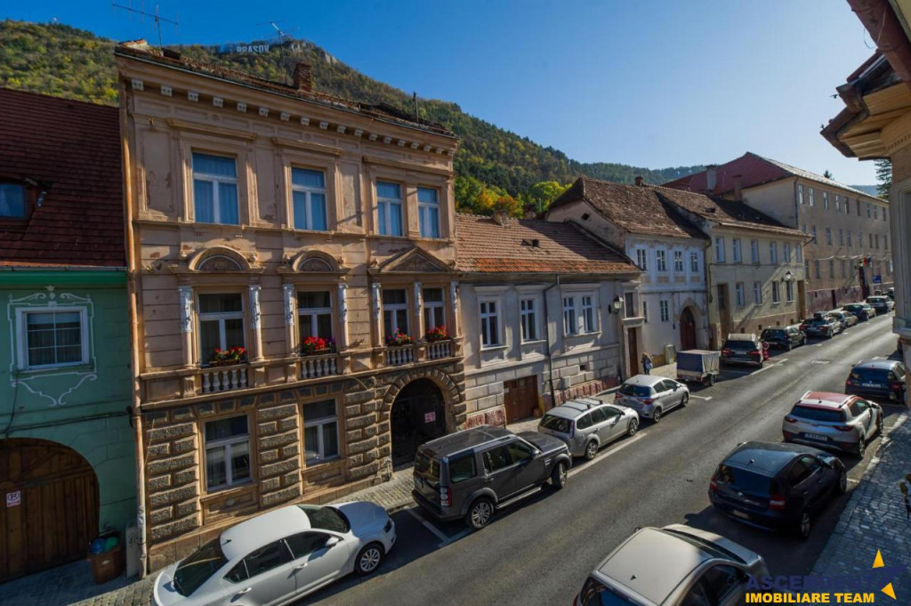 Deschis pentru sub, la casa, Centrul Istoric, Brasov