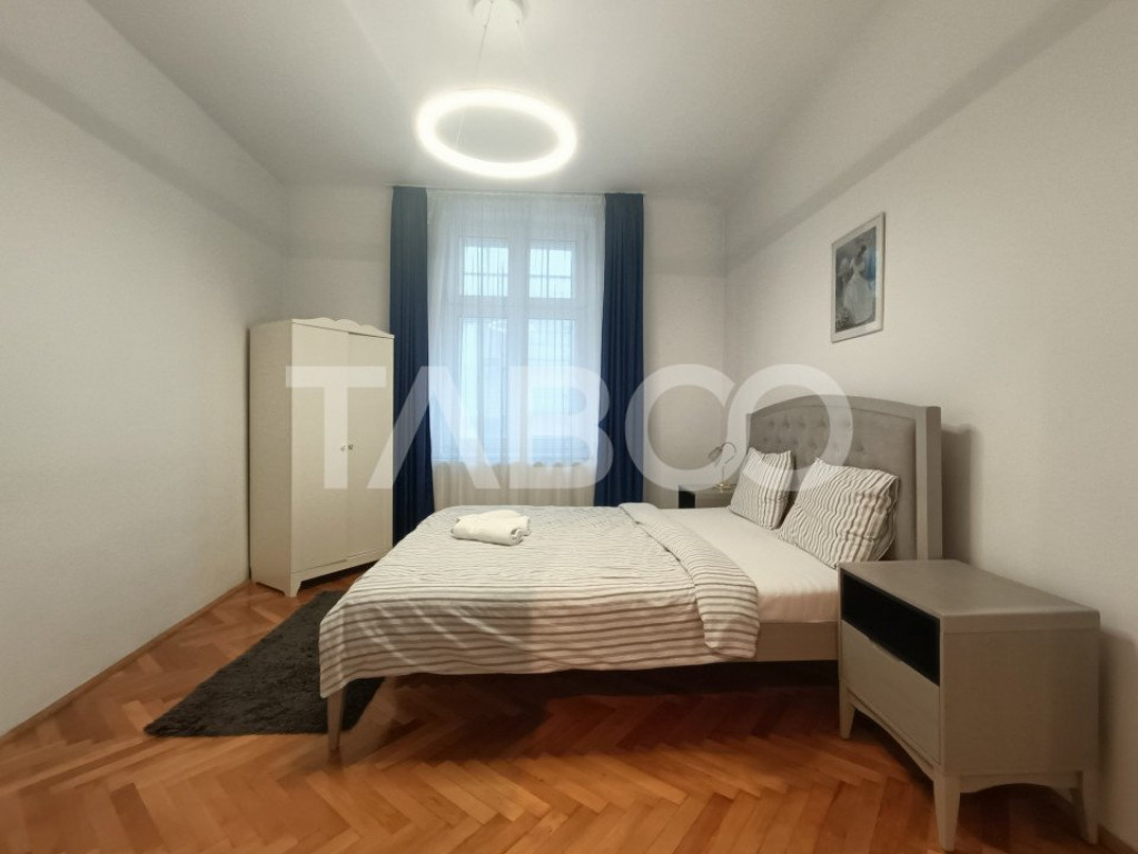 Apartament decomandat cu 2 camere si pod mansardabil - Centr