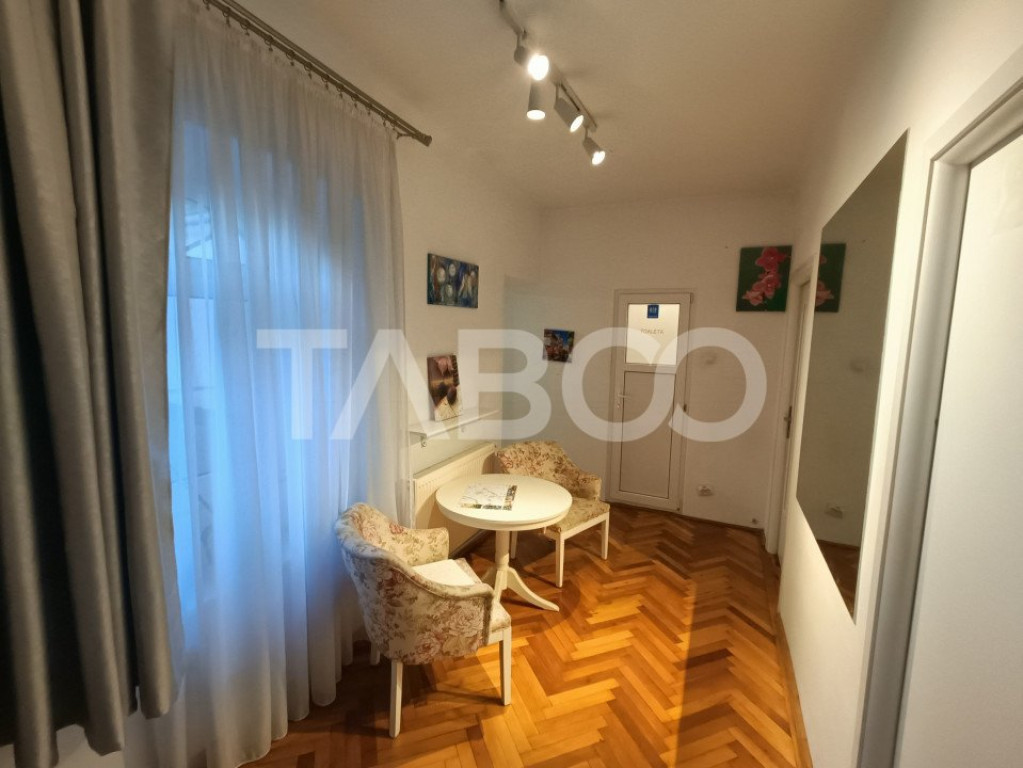 Apartament decomandat cu 2 camere si pod mansardabil - Centr