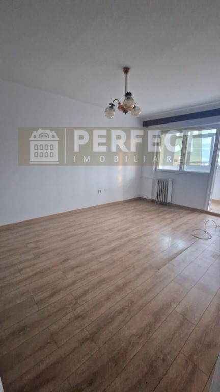 Apartament 2 camere, et 9/10, B-dul Republicii - 65000 euro