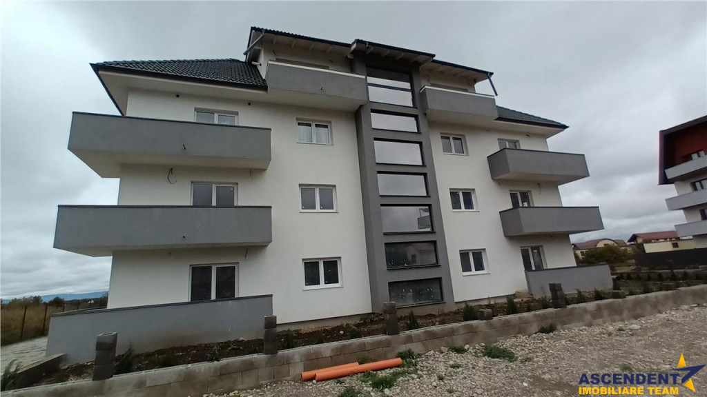 Apartament cu o camera, 35 mp utili, 2 parcari si boxa inclu