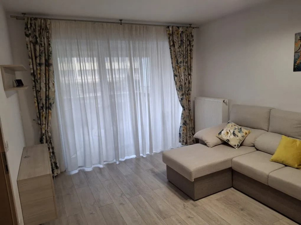 Apartament cu 2 camere - zona Tractorul