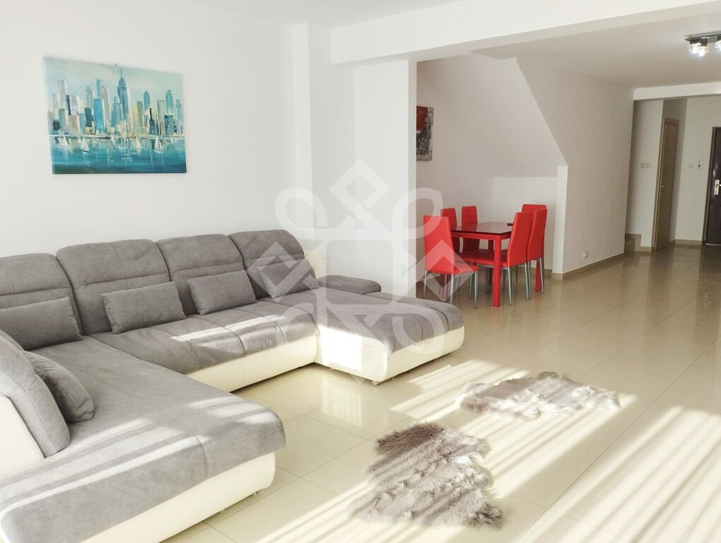 Apartament cu 4 camere de in Prima Nufarul