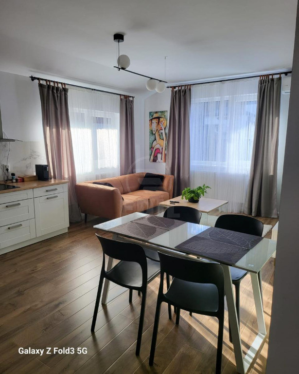 Apartament DE LUX cu 2 camere in Floresti zona centrala!!