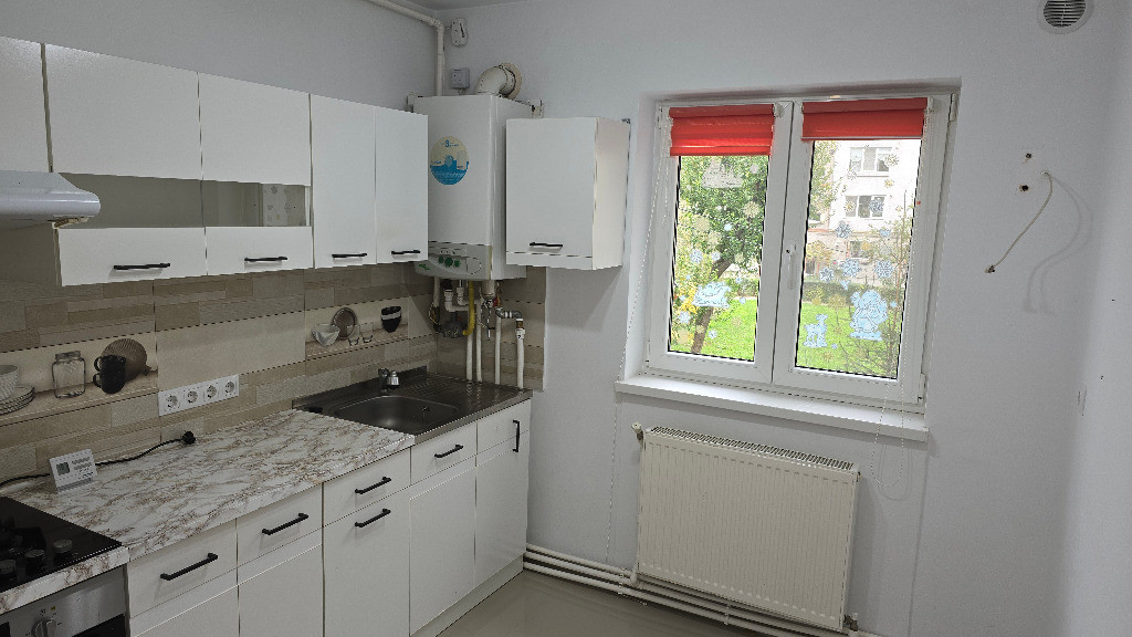 Vand apartament cu 2 camere in Deva