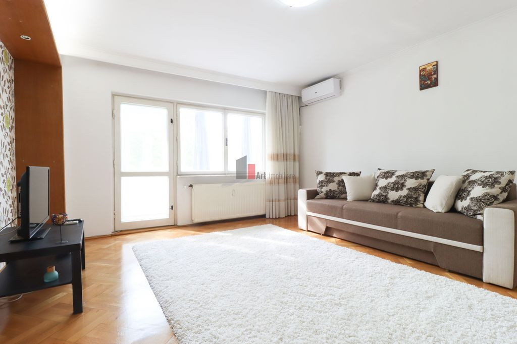 Apartamentul "SALTVEGURINN" in Drumul Sarii, intri in el ...