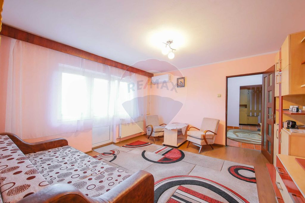 Apartament cu 3 camere de vânzare în zona Calea Aradului