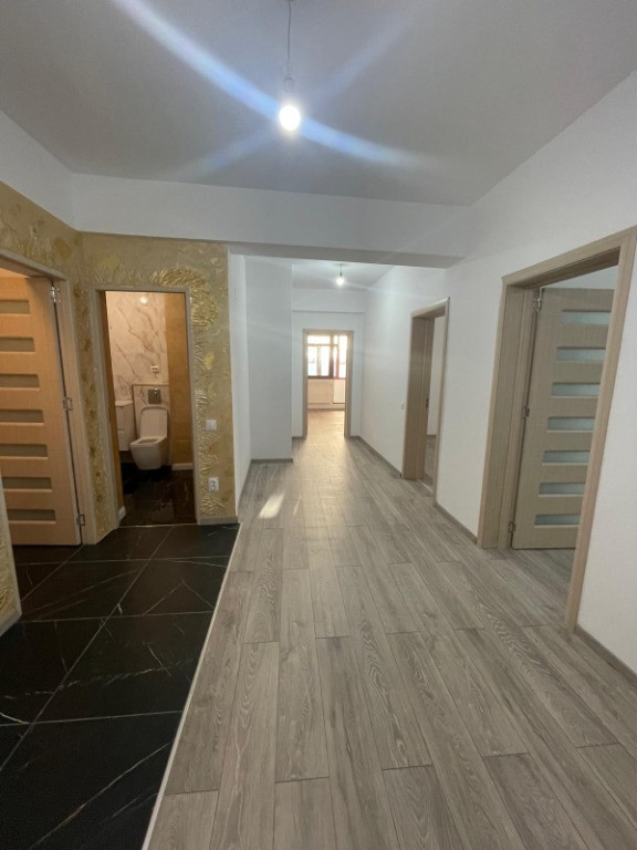 Apartament de vânzare 3 camere/decomandat/ Cartierul Latin