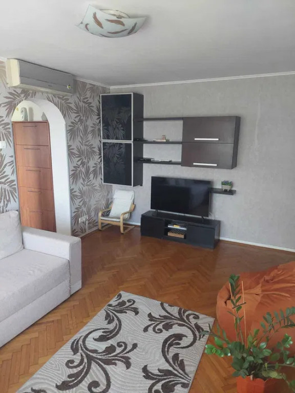 Apartament 3 camere Crangasi-Bulevardul Constructorilor