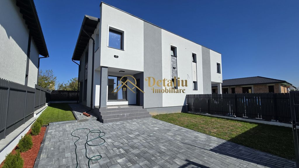 Casa tip 1/2 duplex, Cetate - Dealul Furcilor.