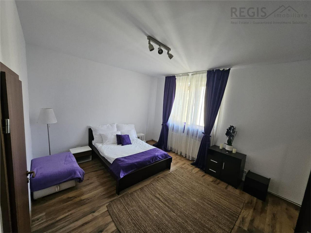 Apartament de trei camere , zona ultracentral Republicii