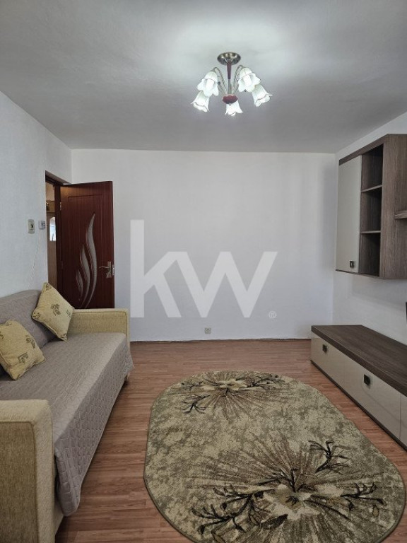 Închiriere apartament cu 3 camere, mobilat și utilat - zon