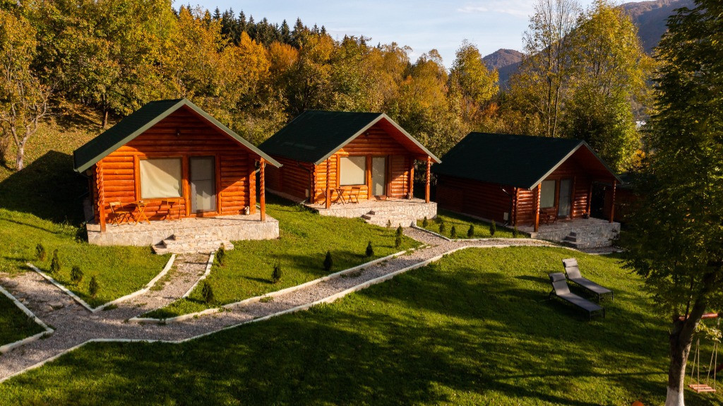 Complex cabane lemn Valea Doftanei, Prahova