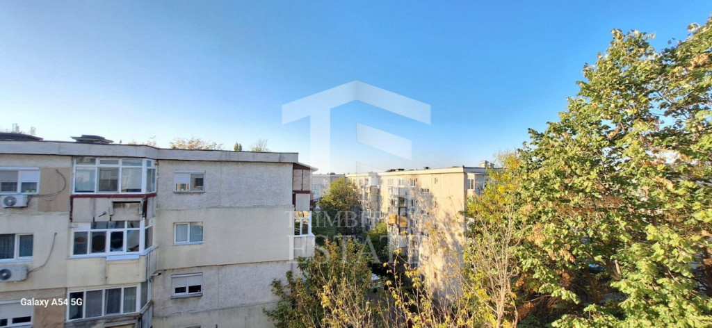 Apartament 3 camere decomandat 2 bai Bloc 1986 Apusului-str.