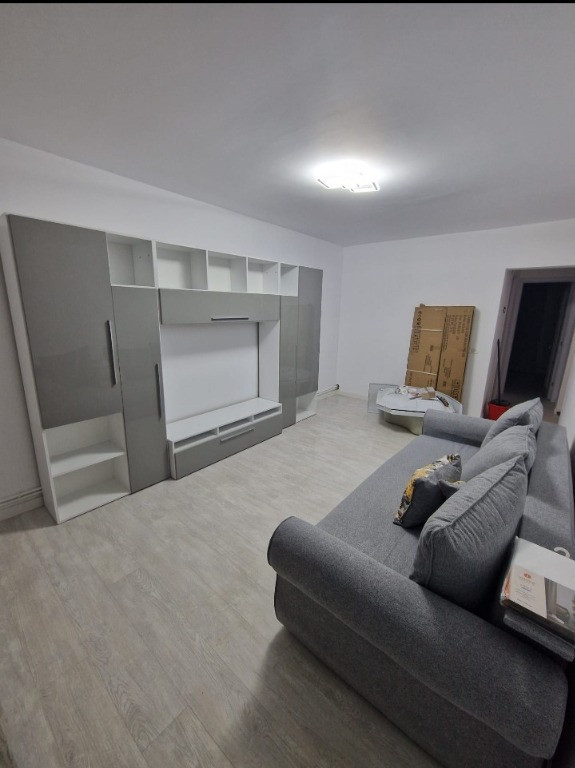 Apartament cu 2 camere decomandate Zona Burdujeni