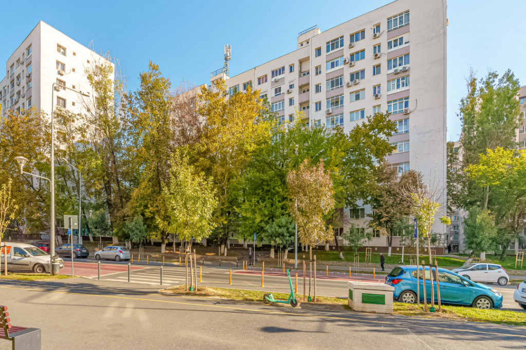 Râul Doamnei - Metrou 1 minut - Bloc anvelopat - Etaj 2 din