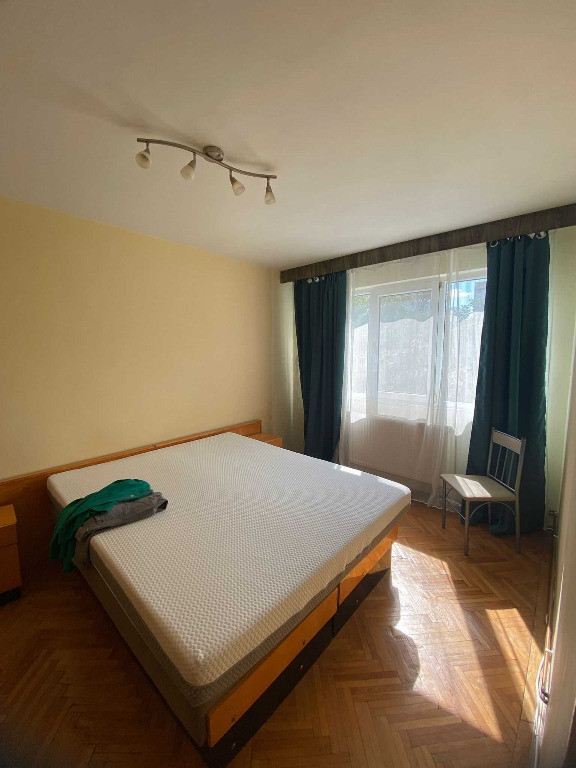 Apartament de 3 camere zona CENTRUL CIVIC,