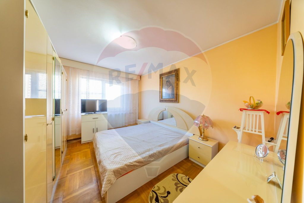 Apartament cu 3 camere in zona Lebada