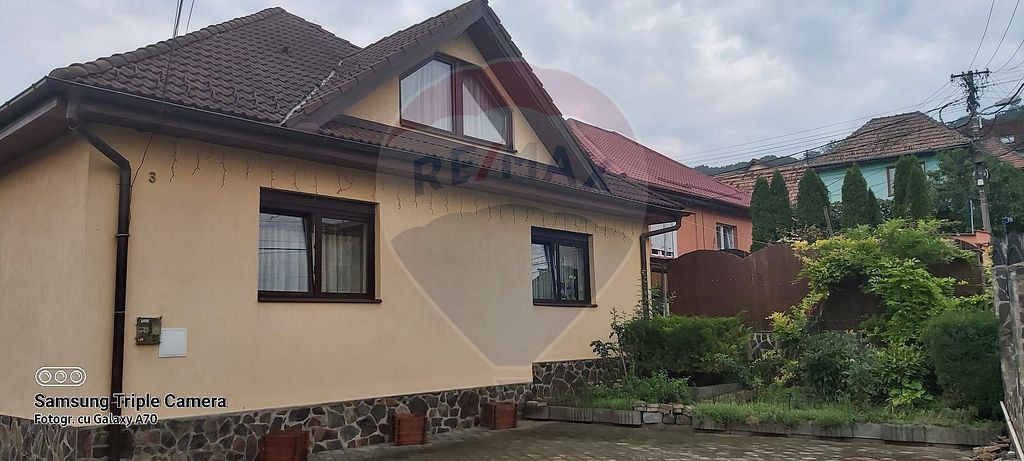 Casa noua ideala pentru familie cu copii zona Mosnei