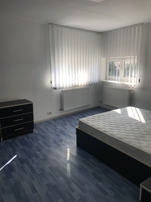 Ofer spre inchiriere apartament cu 4 camere/ Iancului