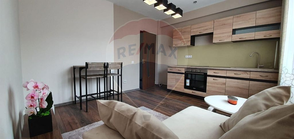 Apartament in vila-terasa in curte si loc parcare - zona ...