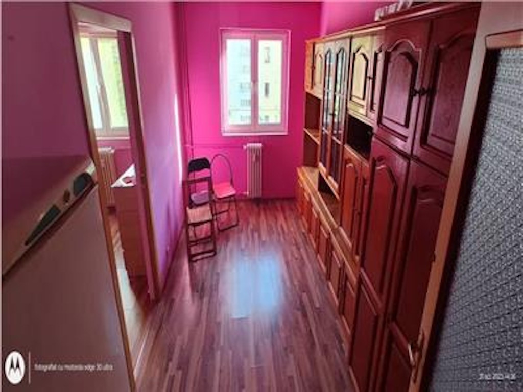 Apartament 2 camere semidecomandat - zona Florilor.