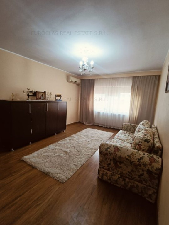 Inel 2 apartament cu 3 camere confort maxim 137.500 euro (Cod E5)