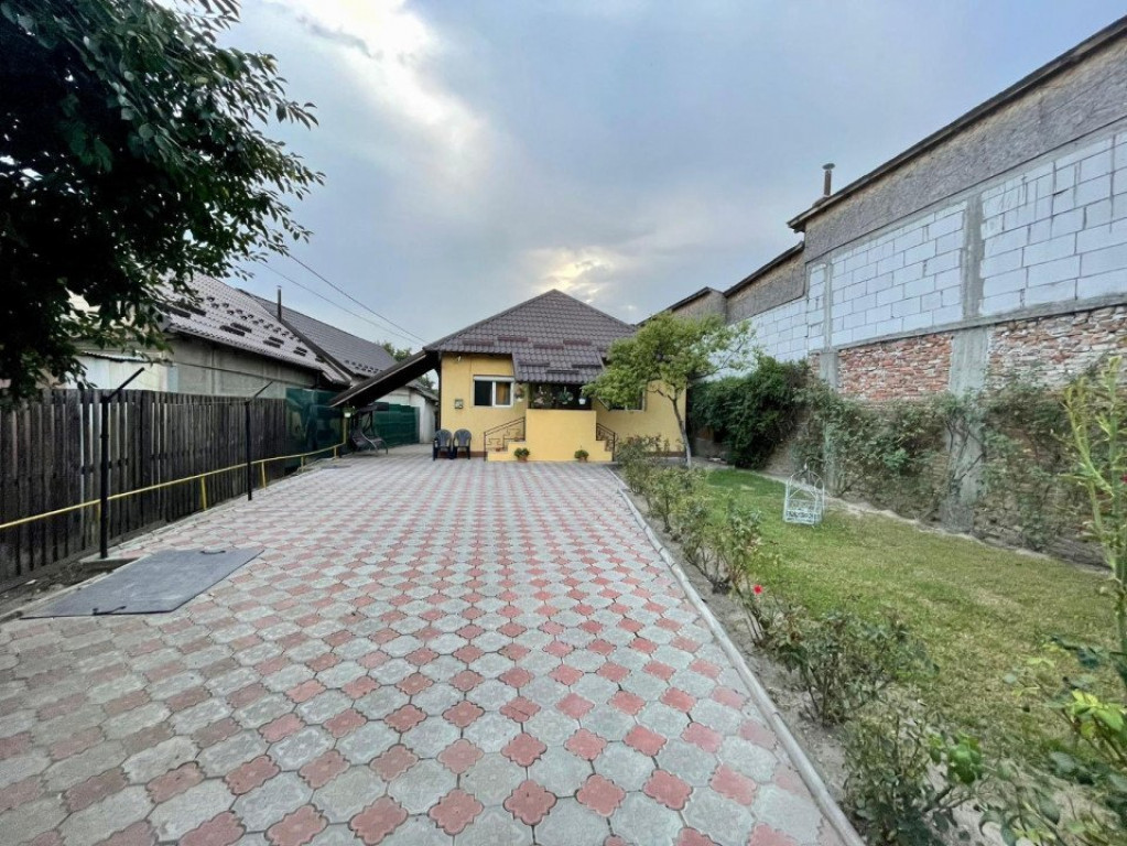 Casa de vanzare, teren 700 mp, Pitesti