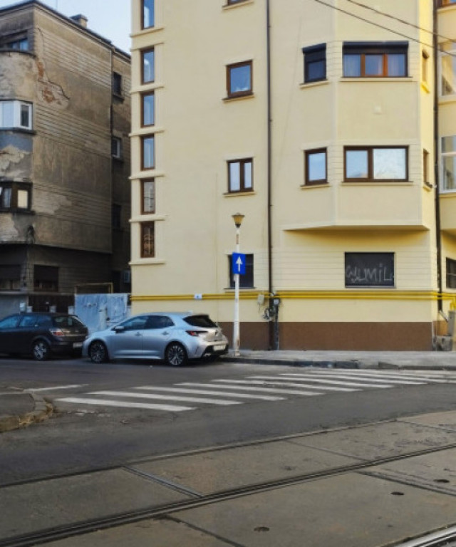 SE VINDE APARTAMENT SPATIOS 4 CAMERE 100MP IN ZONA PACHE PRO