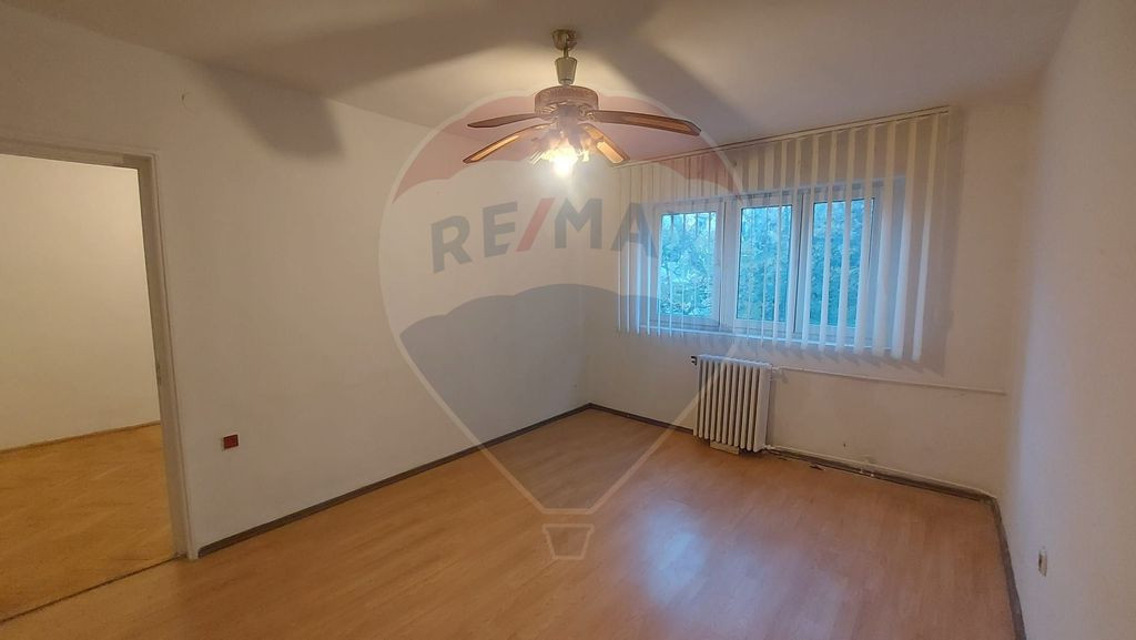 Apartament de vanzare pe str. Cosminului