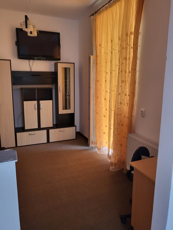 Apartament cu o camera, mobilat si utilat negociabil str.Victor Babes