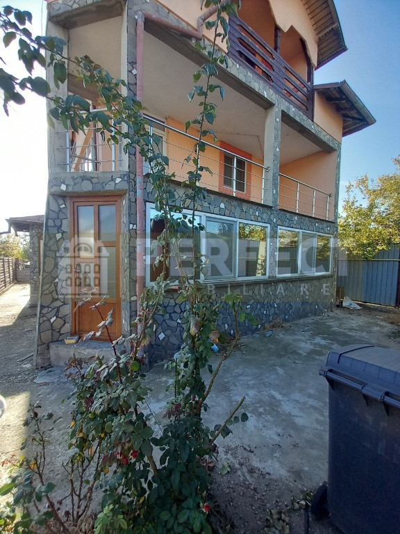 Casa 4 camere, P+1+M , Valea Calugareasca - 84000 euro