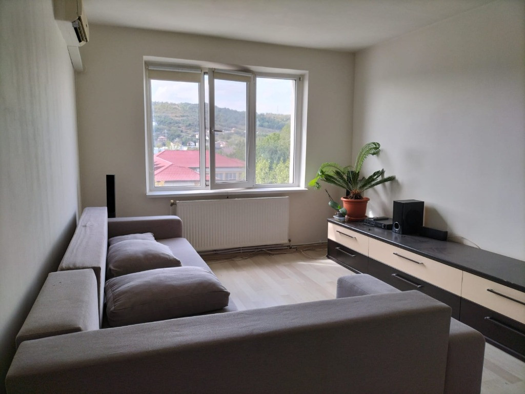 Proprietar vand apartament 3 camere zona Alexandru cel Bun