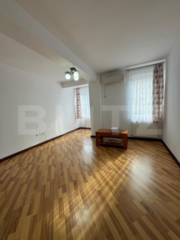 Apartament 3 camere de inchiriat, etaj intermediar, 78 mp, R