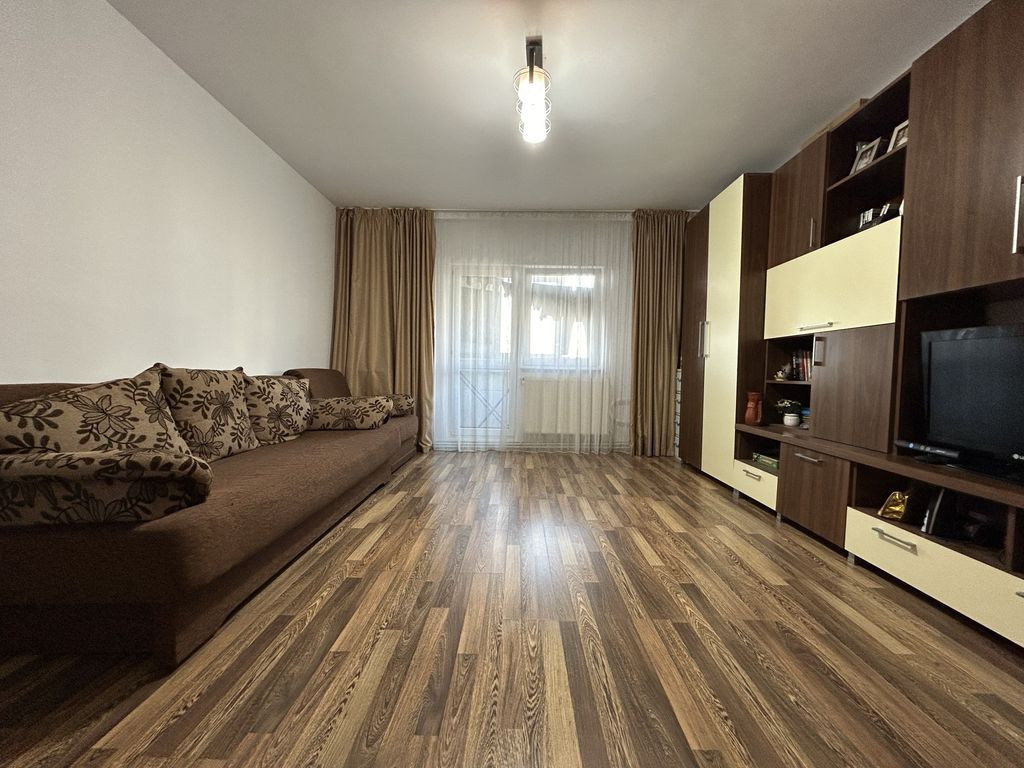 Apartament 3 camere Academia Navala decomandat centrala t...