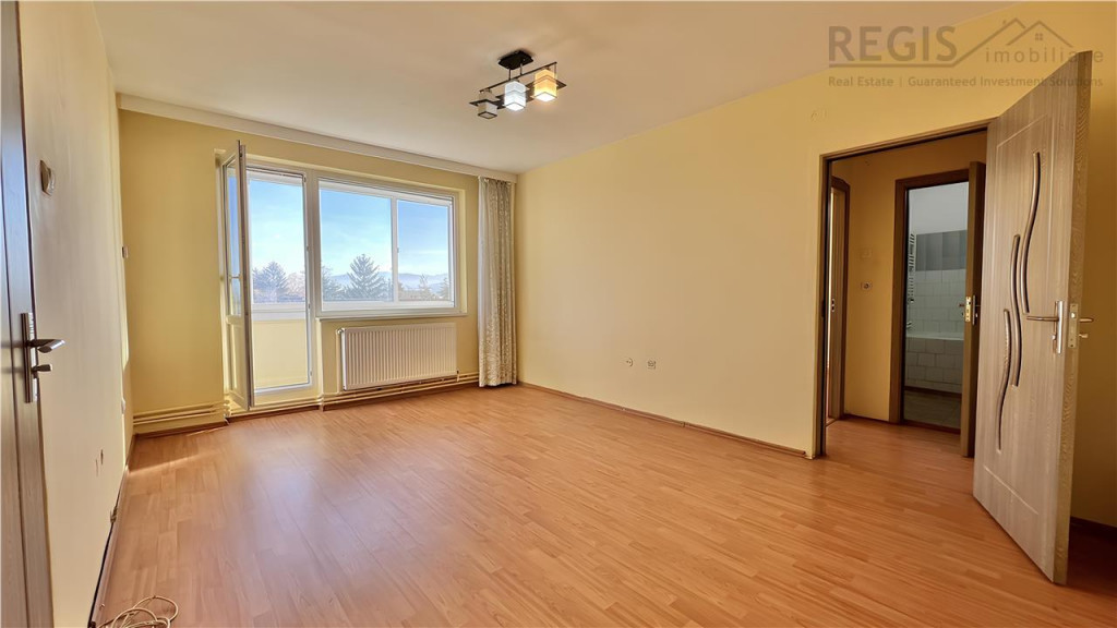 Apartament de 2 Camere Nemobilat in Astra la Etaj Intermedia