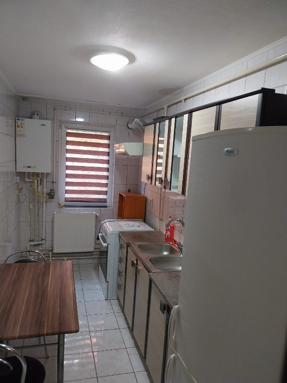 Apartament 3 camere zona ASTRA