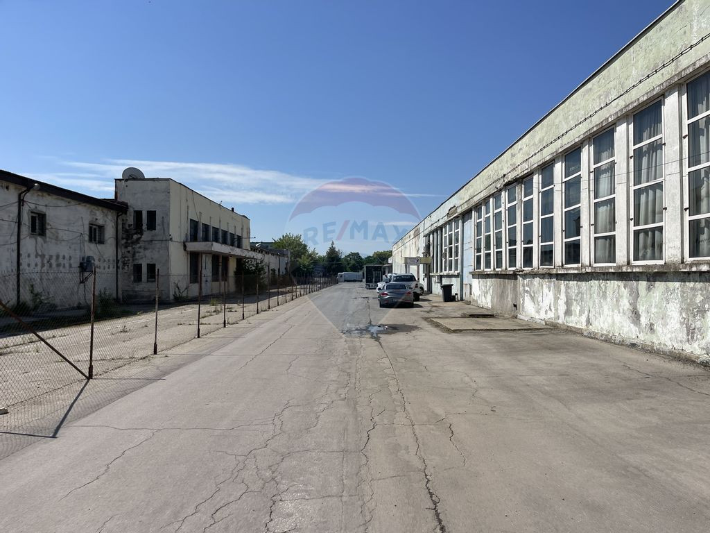 Spațiu industrial, constructii + teren 35.000mp Centura,...